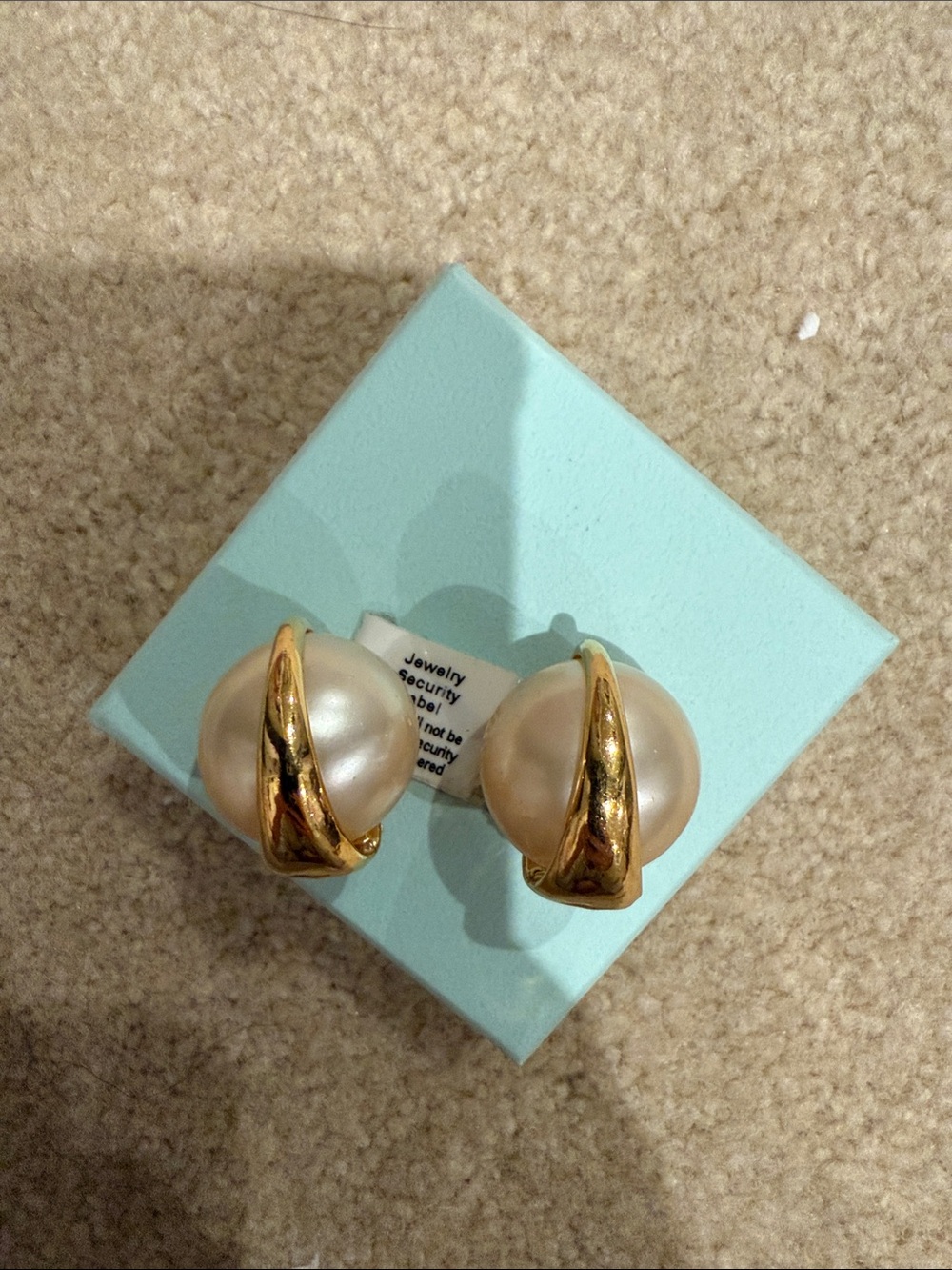 Vintage Chanel Gold-Tone Pearl Clip-On Earrings - Classic Cream Pearls